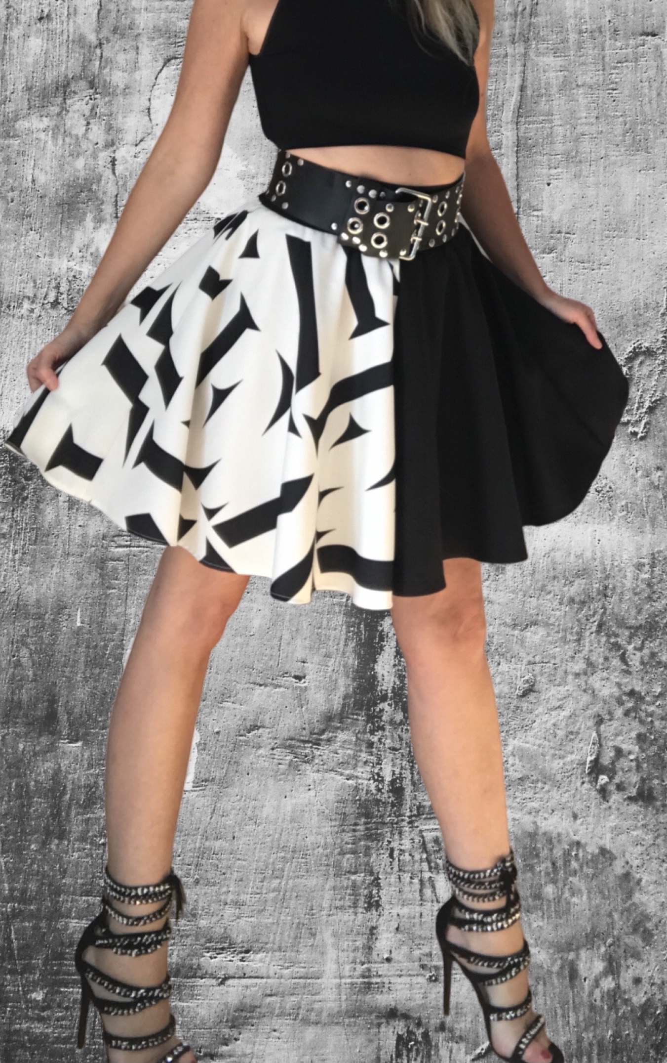 Krátká kolová sukně BOROS SK S-BW01